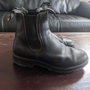Blundstones